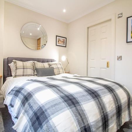 Luxury Royal Mile Apartment By The Castle - Sleeps 4 Edinburgh Bagian luar foto