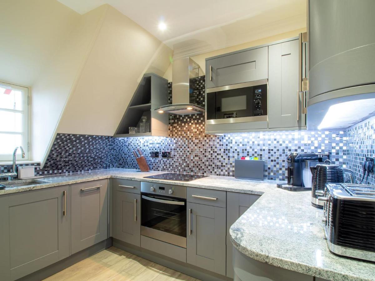 Luxury Royal Mile Apartment By The Castle - Sleeps 4 Edinburgh Bagian luar foto